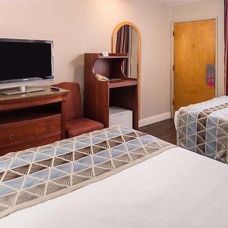 Laurel Inn & Conference Center Salinas Bagian luar foto