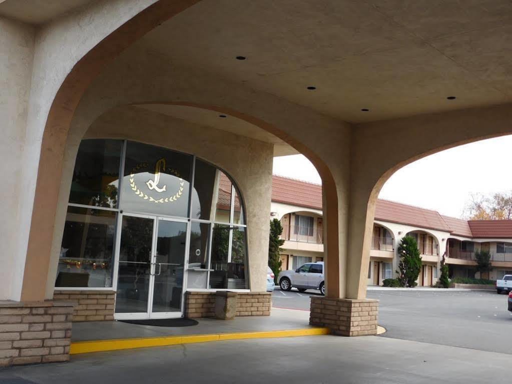 Laurel Inn & Conference Center Salinas Bagian luar foto