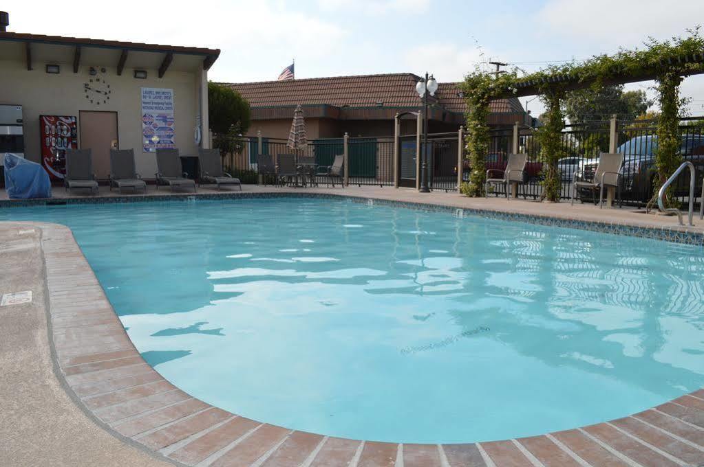 Laurel Inn & Conference Center Salinas Bagian luar foto