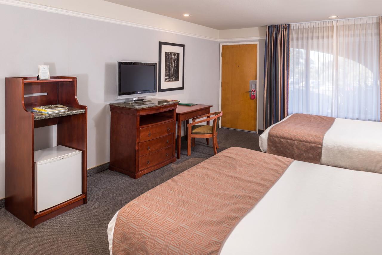 Laurel Inn & Conference Center Salinas Bagian luar foto