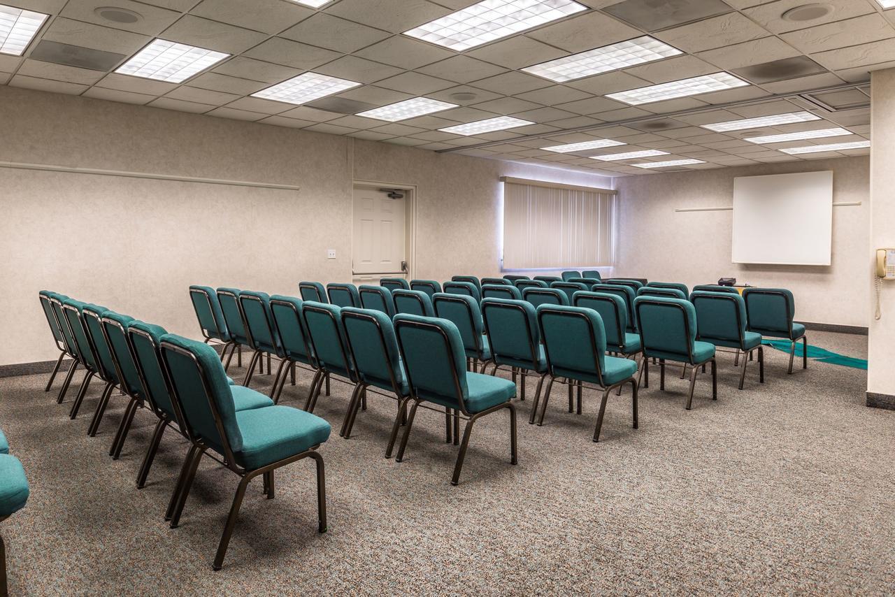 Laurel Inn & Conference Center Salinas Bagian luar foto